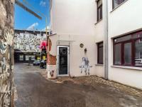 Yard Gallery Apartment in the City Center by URBAN RENT - B&B