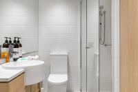 Modern Broadbeach Apartment With Amazing Views - B&B Gold Coast