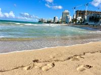 In the heart of Condado a 2 Bedroom Apartment Balcony - Chambres d'hôtes San Juan