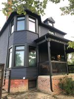 Huge Historic Home w Huge Yard - Chambres d’hôtes