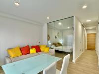 Naval Cool Apt - Private Parking - B&B