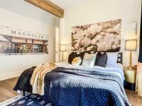 New White On Columbus Family Gathering Place - Bed and Breakfast Waco
