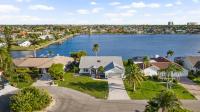 Villa with Gulf Access & Private Pool - B&B Cabo Coral