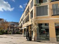 Fabulous Two-Bedroom Apartment with parking - Bed and Breakfast