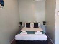 Estudio con cama extragrande