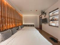 Large Double or Twin Room