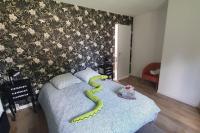 Petite maison, jardin privé clos, classée 3 étoiles - B&B Acquigny