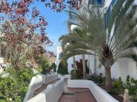 Los Cristianos Stay with Large Terrace & Heated Pool - B&B