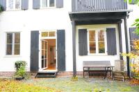 Wohnensemble mit 3 separaten Bereichen- 2 Küchen- 3 Badezimmer- 10 Personen- Garten- Parkplatz - B&B