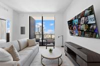 48th-Floor Condo with Free Parking & City Views - B&B Miami