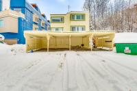 Near Hiking Cozy Anchorage Retreat with Fireplace! - B&B