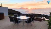 Jones Beach House - Bed and Breakfast