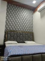 Deluxe Room (2 Adults + 1 Child)