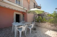 633 - Casa indipendente nel centro storico di Numana, con terrazzo, due bagni e aria condizionata - SPIAGGIA WHITE BEACH CLUB OMAGGIO dal lun al ven FINO AL 02-08 - Ferienwohnung Numana