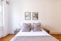 Modern 2 Bedroom Flat Near Queensway - Chambres d'hôtes Londres