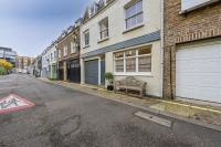GRAND 200 SqM 3-Bedroom VILLA - Bed and Breakfast Londen