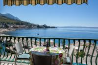 Apartments Waterfront Ivan - Bed and Breakfast Podgora