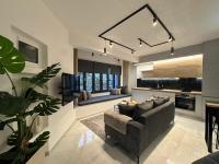 Deluxe One-Bedroom Apartment