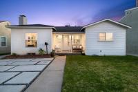Modern Spacious Romantic LA Home Gated Yard HotTub - Bed and Breakfast Los Angeles
