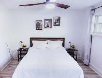 Private Suite near Busch Gardens Adventure Island USF and I-275 - B&B Tampa