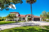 The Belleair Estate - Incredible Waterfront Home with Heated Pool - B&B Clearwater