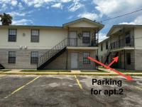 2 Columns Stay 2 - B&B Eagle Pass