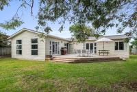 Coastal Family Escape - Waitarere Beach Retreat - B&B Levin