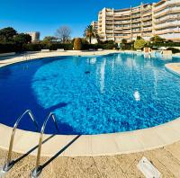 Bellissime studio tout confort vue sur la marina et la piscine - B&B