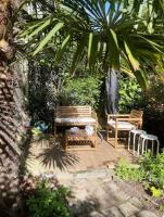 Appartement avec beau jardin - B&B