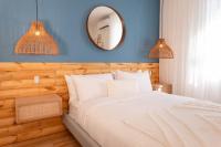 #7 - Charming Studio - Self Check in - Plateau - St-Denis - AC - TV - B&B Montreal
