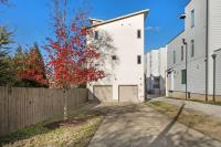 Downtown w Rooftop Deck 4 Bedrooms 3 Baths - B&B Nashville