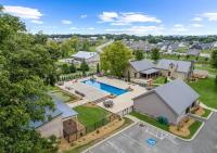 Dry Jack Tim with Water Views Pool Outdoor Fireplace - B&B Winchester