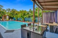 New Stunning Villa with Heated Pool Cabana - B&B