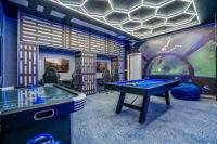 Upstay 10BR Family Retreat w Pool Hot Tub & Games - Chambres d’hôtes Orlando