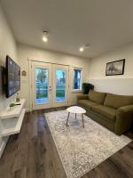 Juanus Cozy Cove - B&B Edmonton