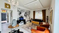 Cosy Family 2-Bedroom Cottage with Braai, Fireplace, Kitchen near Strand Beach - Bed and Breakfast Strand