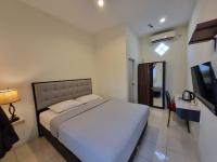 Deluxe Double Room with Shower