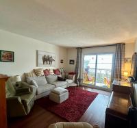 Quiet, comfortable great location 2 bedroom - B&B