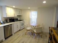 3 Bed Apartment in Quiet Neighborhood - B&B Wayland