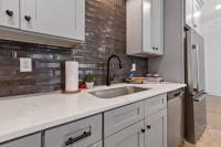 Basin House 2 King Beds 70in TV Fast WiFi - B&B Lafayette