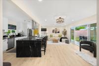 Luxurious Newly Remodeled 4 Bedroom Home with Large Backyard near Disneyland - Bed and Breakfast