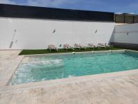 Four-Bedroom House with Terrace