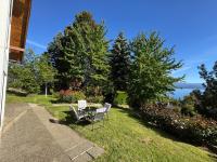 Casa con parque y vista al lago - B&B Bariloche
