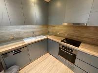 Deluxe One-Bedroom Apartment