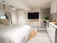 Walk to Promenade, Stylish Secure 1BR!5mins Beach - B&B Città del Capo