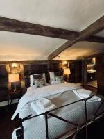 The Foremans House, With Hot Tub, A luxurious Historical pre 16th Century Grade II Listed House, location Essex in a picturesque Village, Country Pub In walking Distance - Chambres d'hôtes Ridgewell