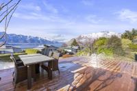 Luxury Home with Views of Lake Wakatipu - Chambres d’hôtes Queenstown