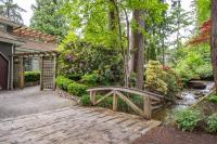 Elegant and Roomy Forest Getaway - B&B
