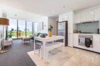 Stylish One-Bedroom Apartment with Southbank and Yarra River Views - B&B Melbourne