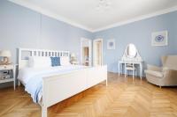 Dreibettzimmer mit Bad